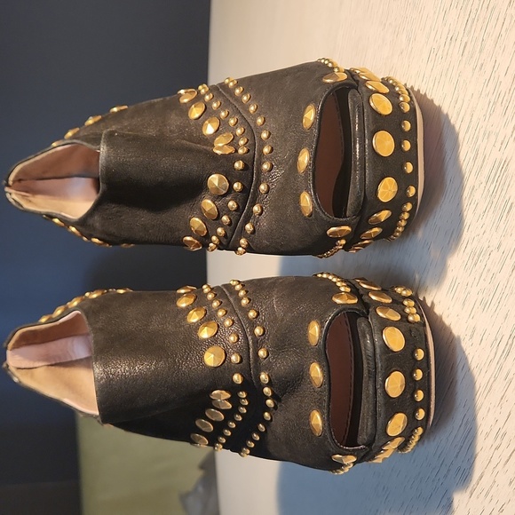 Miu Miu peeptoe platform heels. Black leather with gold studs. Preloved. - Picture 3 of 6